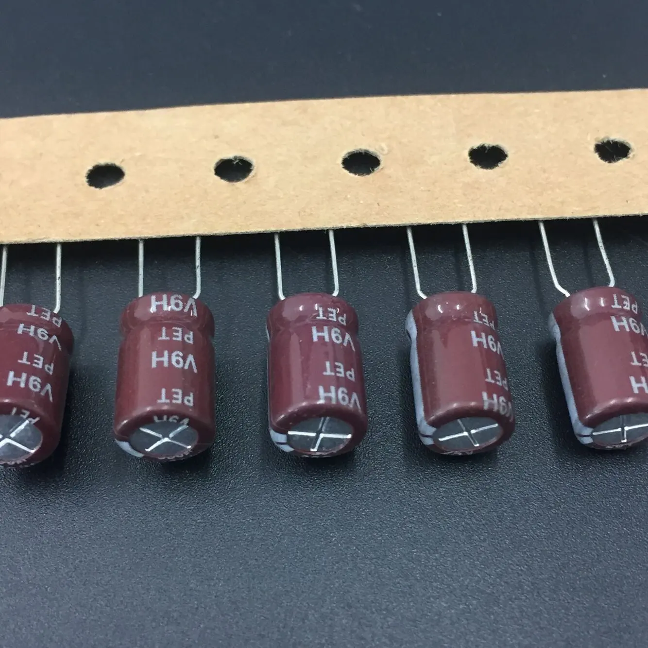 50 шт. 330 мкФ, алюминиевая крышка, 25В SAMWHA RD серия 8x12 мм 25V330uF Алюминий электролитический конденсатор с алюминиевой крышкой