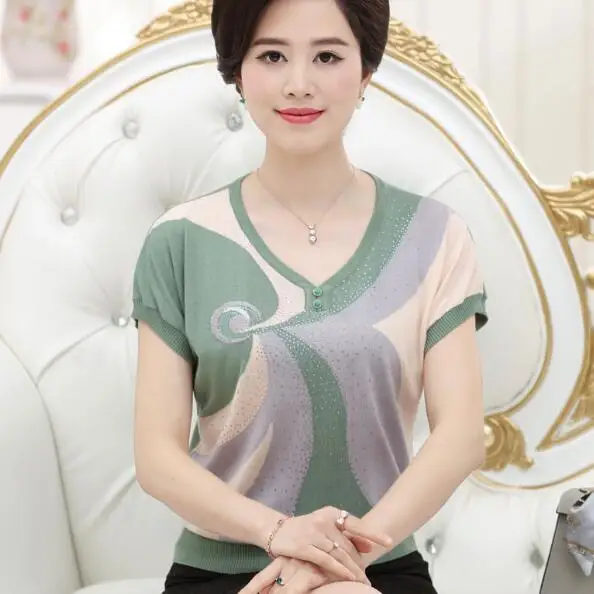 Женская рубашка с коротким рукавом среднего возраста элегантная тонкая шелковая