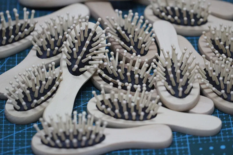 Бесплатная доставка 2 шт. деревянные расчески для кукол Барби 1/3 1/4 1/6 bjd аксессуары