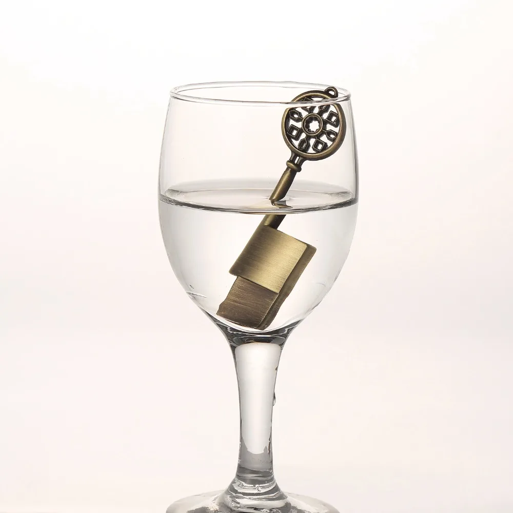 Флеш-накопитель Moveski UV-P10 в форме ключа, водонепроницаемый, в подарочной упаковке, объемом 32 ГБ.