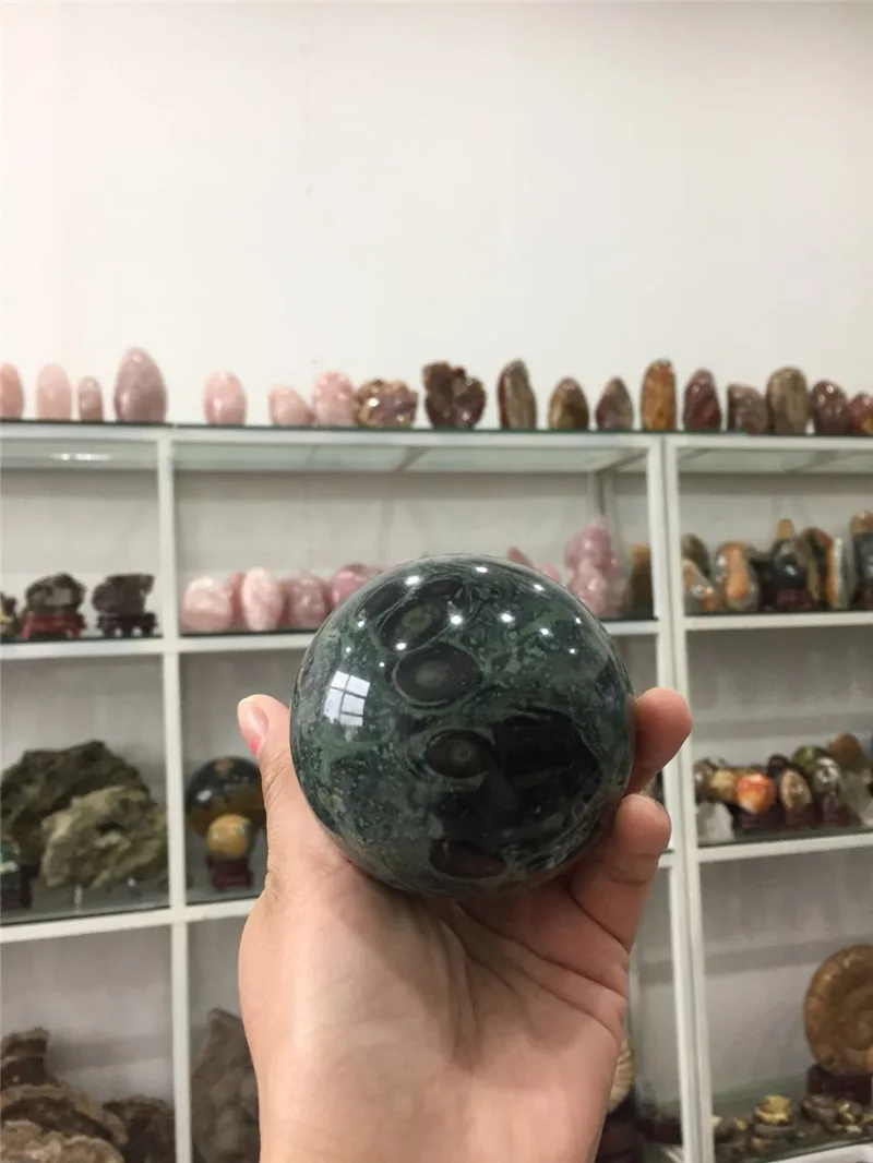 Дешевые природные павлиньи глаза Хрустальная полированная Сфера Madagascar crystal healing