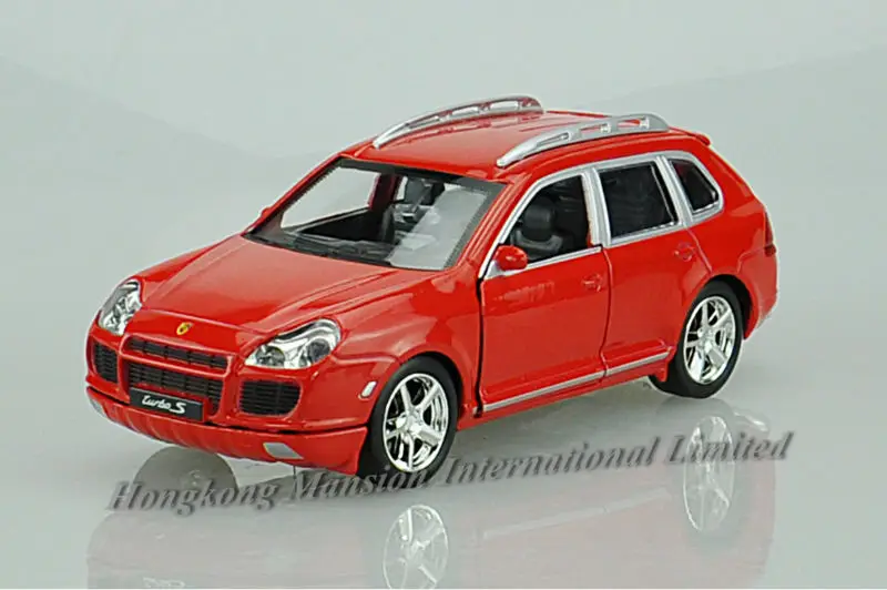 Коллекционная модель автомобиля SUV 1:32 из сплава под давлением для Porsche Cayenne Turbo S