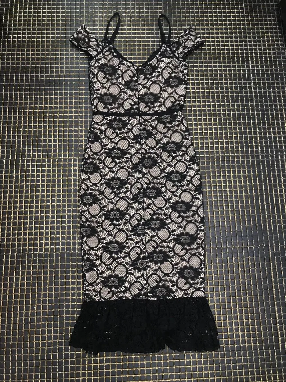 Short sleeve Black Elegant v neck lace Sexy Knee-Length Spaghetti Strap Summer Women Bandage Dress 2018 Bodycon Party | Женская одежда