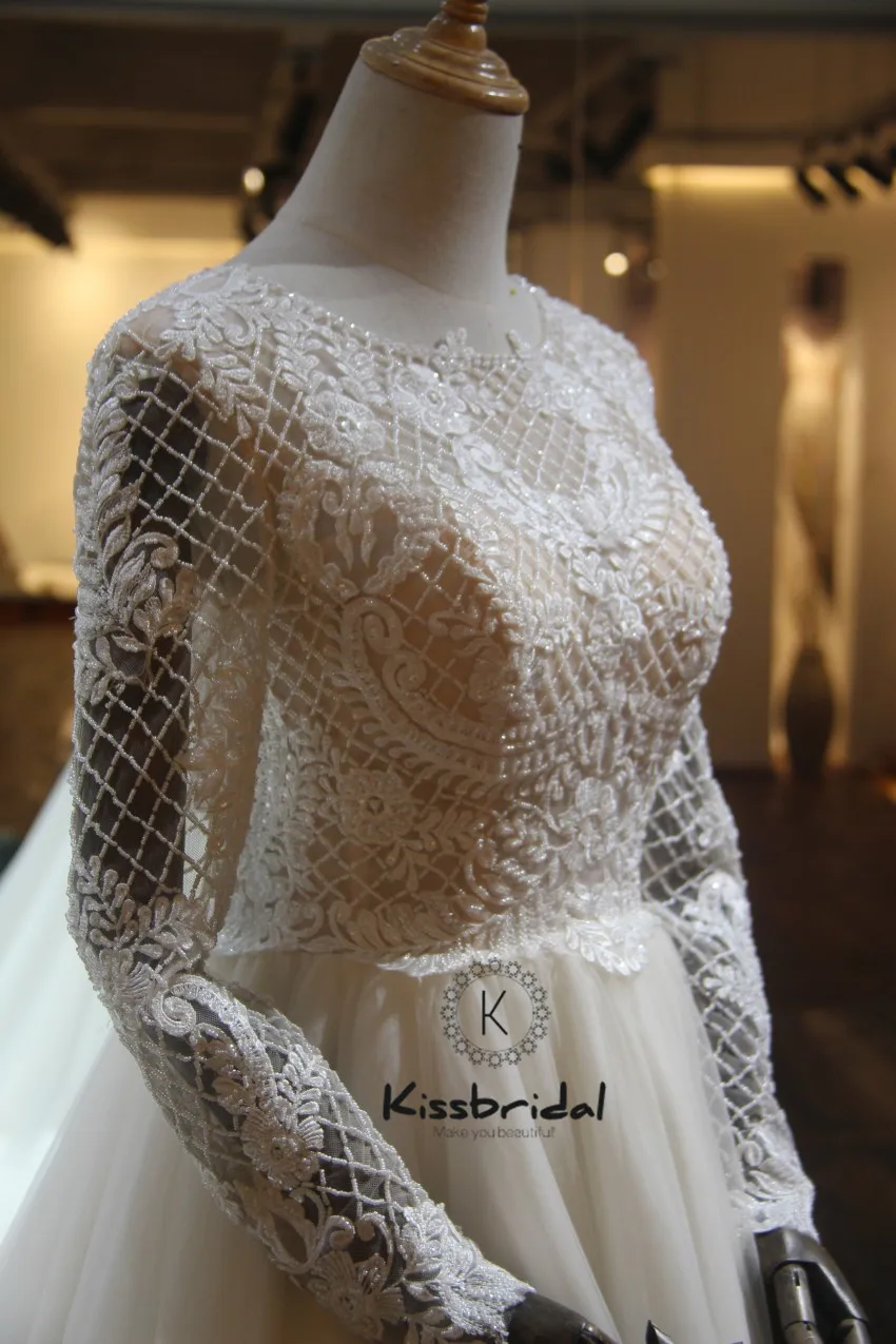 

Vintage Lace Long Sleeve Wedding Dress A-line Zipper Back 2018 Long Train Tulle Bride Wedding Gown 2020