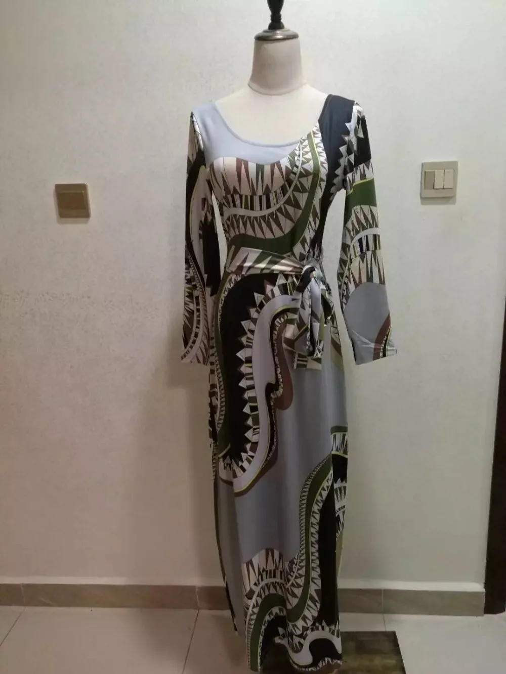 Женское винтажное трикотажное шелковое платье роскошное облегающее макси из