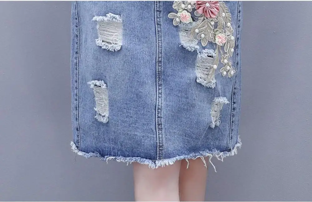 

2021 New Women's Casual T-shirt 2 Piece Set Summer Fashion Applique Sequin Floral T-shirt + High Waist Denim Hole Skirt Suit