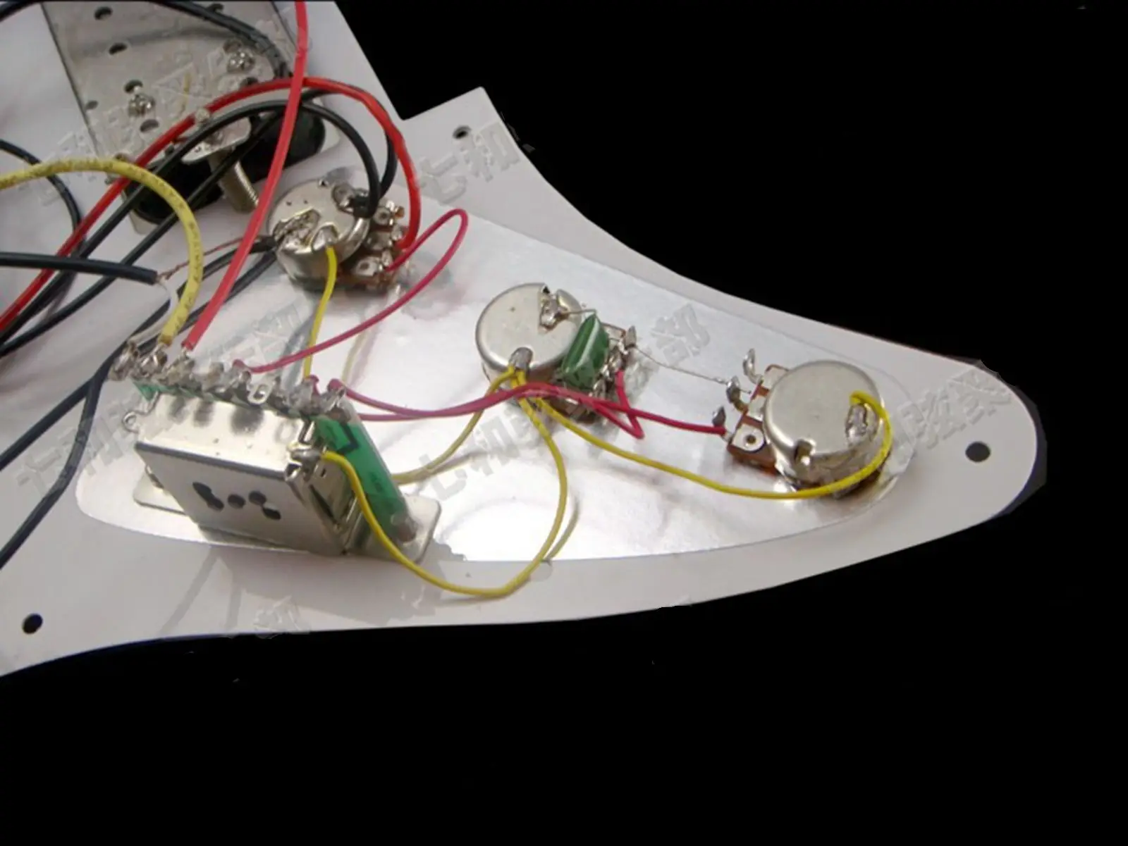 1 Набор белый жемчуг загружен Prewired Pickguard SSH пикап для струнной гитары Replaceme | Спорт