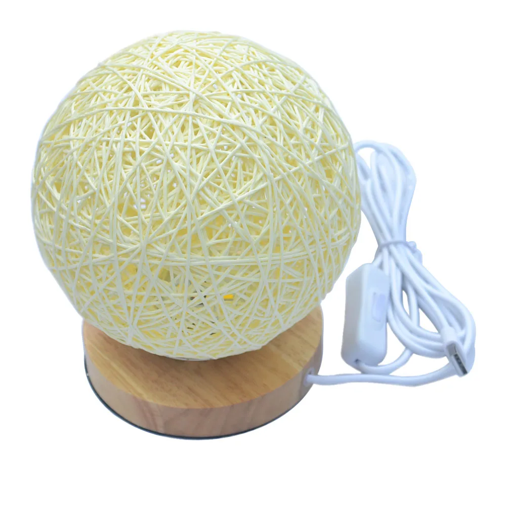 Плетеная настольная лампа из ротанга с шариками ночсветильник Takraw для спальни