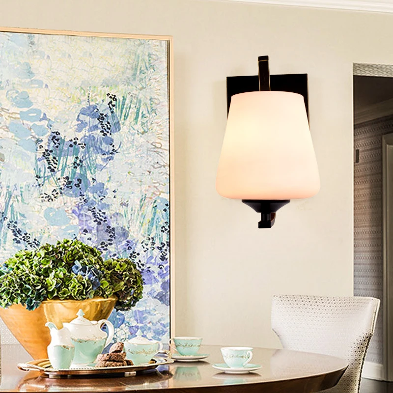 Светодиодный настенный светильник дешевый простой в установке современное