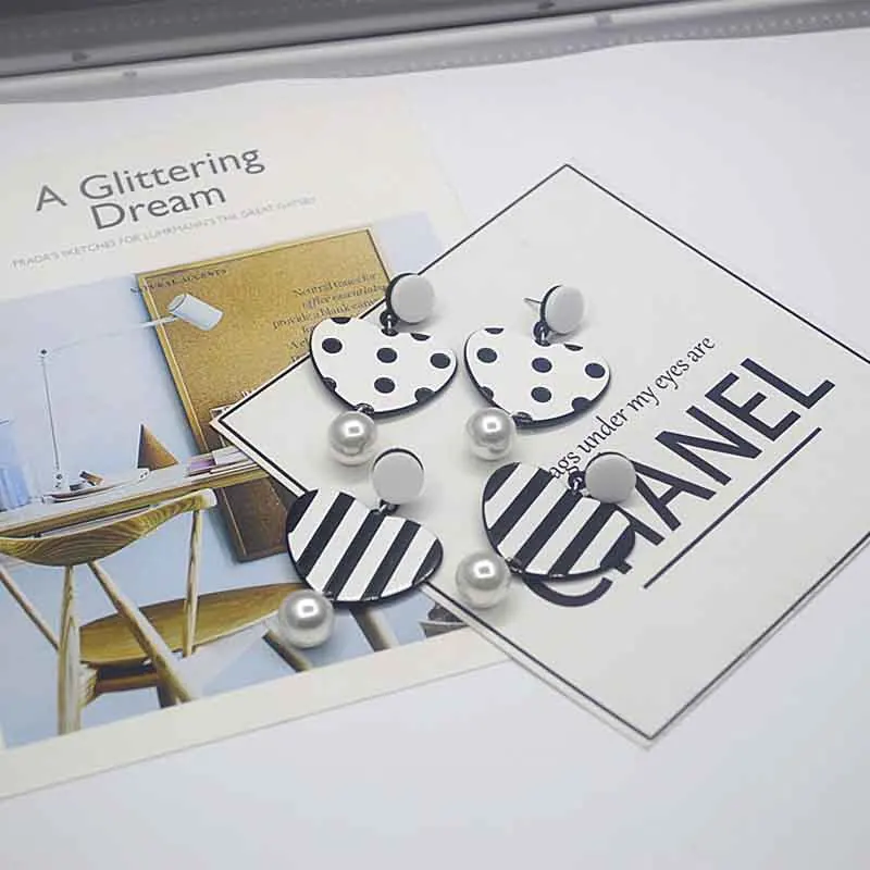 2018 Fashion Earrings For Women Girls Hipster Creative Black And White Stripes Acrylic 100% New Stud Trinkets | Украшения и