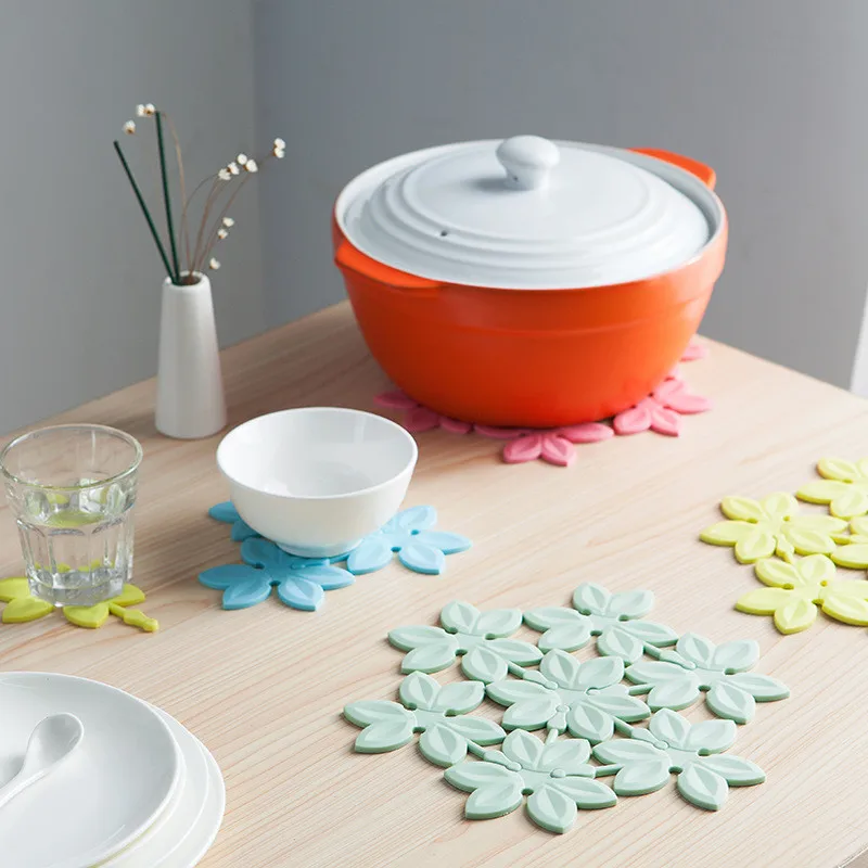 Нестандартный силиконовый подстаканник в форме лепестка кухонная подставка