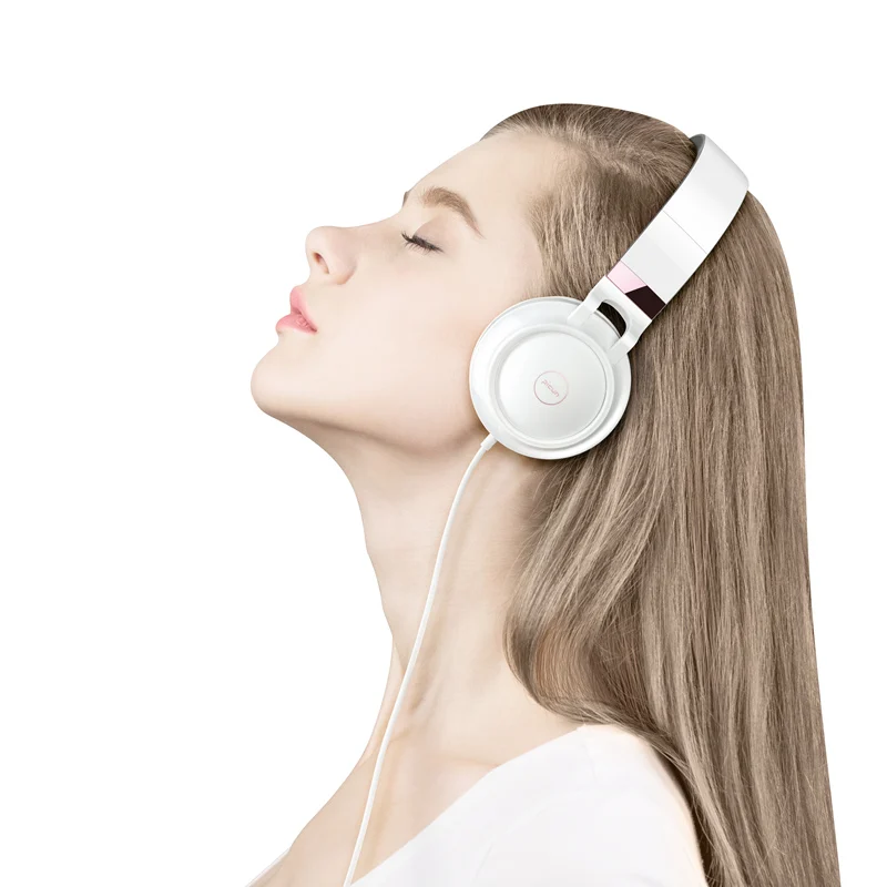 P60 беспроводные наушники Bluetooth наушники Поддержка 7 цветов Светящиеся 24 часа Время работы mp3-плеер с микрофоном для телефона ПК