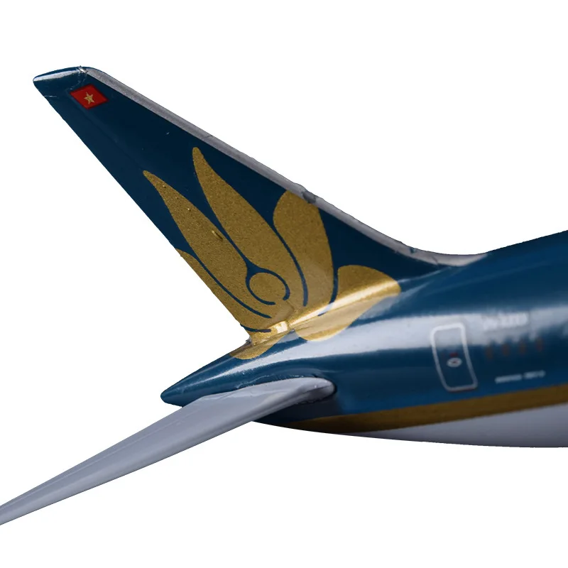 20cm B787 Vietnam Airlines Airplane Model Boeing 787 Airbus Airways Metal Aircraft Collection Creative Gift Toys |