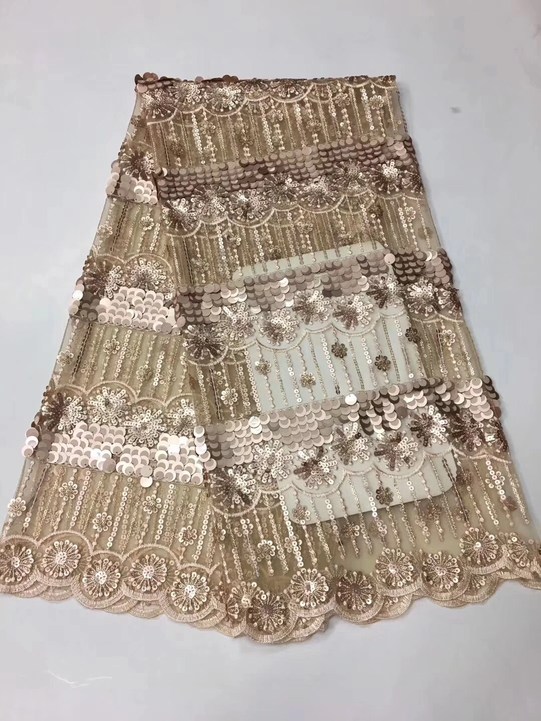 

African Sequins Lace Fabric 2019 High Quality Lace French Sequins Tulle Lace Nigerian Net Lace Fabric For Wedding/Party LCD9123
