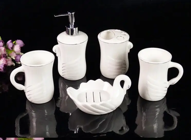 Модные керамические 5 штук набор ванной комнаты фарфоровой душа ванных