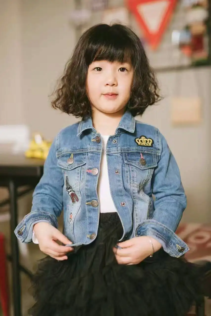 Новинка 2017 Модная Джинсовая куртка для маленьких девочек Верхняя одежда с