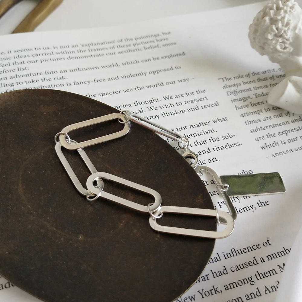 Браслет-цепочка из серебра 925 пробы с геометрическими звеньями | Украшения и