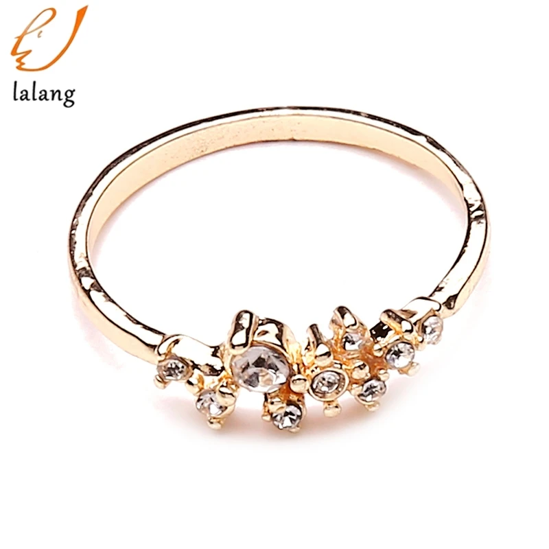 Обручальные кольца золотого цвета с кристаллами обручальные кубическим