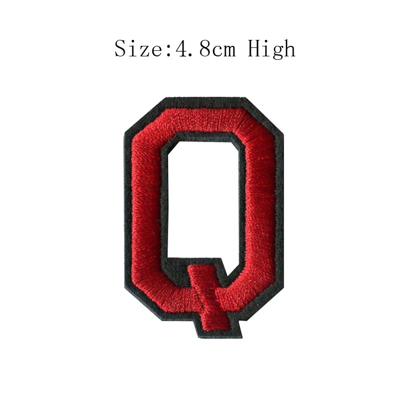 Q bagde 1 шт., A-Z, красная нить и черный фон, английские буквы алфавита, Смешанные Вышитые значки, железные нашивки для одежды, высота 48 мм - Цвет: Q bagde