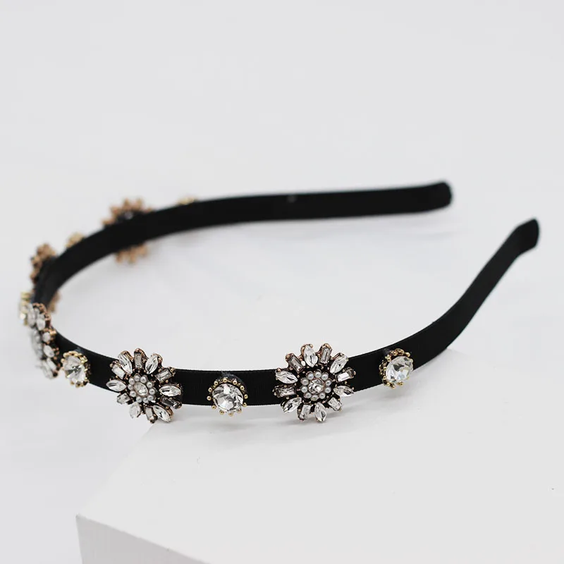 Baroque simple small particle geometry rhinestone pearl dance street shooting leisure travel headband 952
