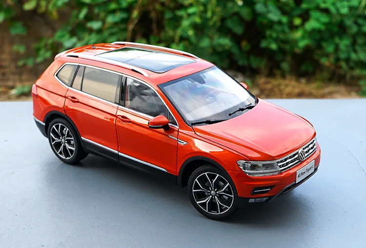 Горячая Распродажа 1:18 TIGUAN L сплав модель автомобиля, усовершенствованное Моделирование Коллекция металлическая модель автомобиля украшения