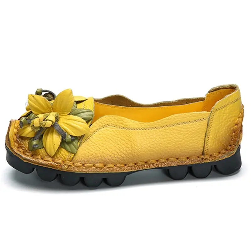 Socofy Vintage Flower Genuine Leather Flats Women Shoes Casual Slip On Moccasins Loafers Retro Soft Sole Ladies Shoes Flat