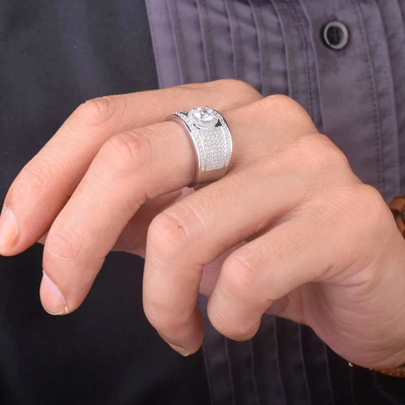 Мужское кольцо из белого золота с муассанитом от VVS роскошное обручальное