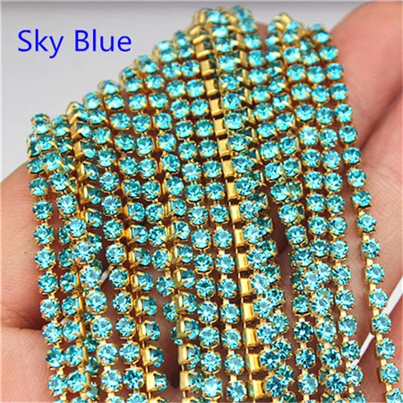 Sky blue 2mm 2.5mm 2.8mm 3mm 2Yard Colorful Sew on Crystal Rhinestone Cup Chain Gold Based Claw for Party Dinner Dress Accessories 8Y1200 - Цвет: Sky blue