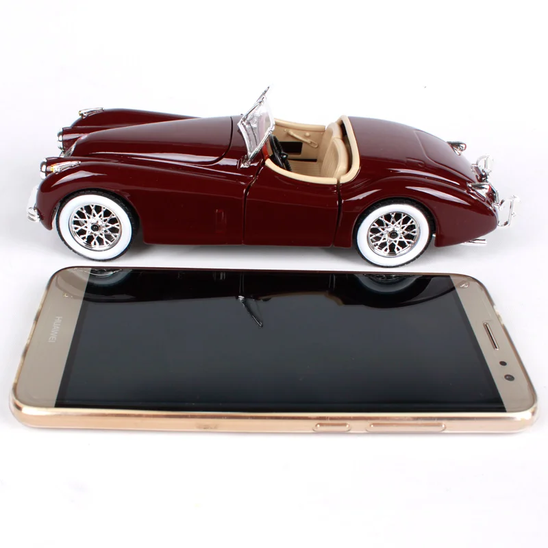 Модель автомобиля Bburago 1:24 JAGUAR XK 120 ROADSTER литой под давлением новинка в коробке