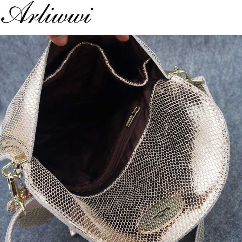 Роскошная женская сумка из натуральной кожи с металлическим эффектом и змеиным