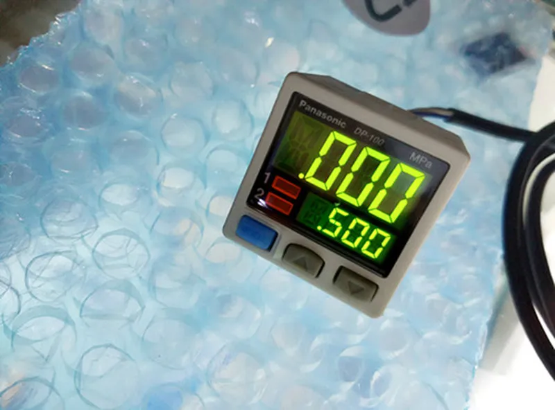 

DP-101 DP-102 Digital display output positive negative pressure New Original Digital Vacuum Pressure Sensor Pressure Controller