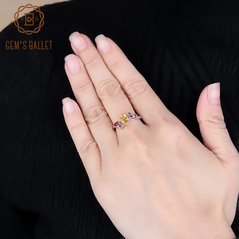 Женское кольцо с дымчатым кварцем из серебра 925 пробы