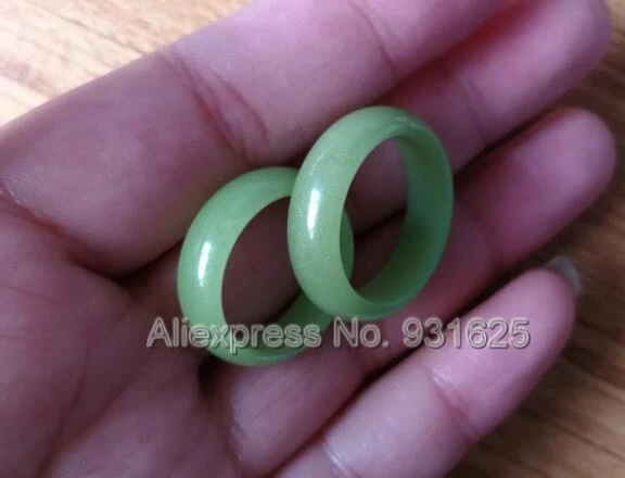 Кольцо с натуральным флюоритом светящееся в темноте шириной 8 мм светящиеся