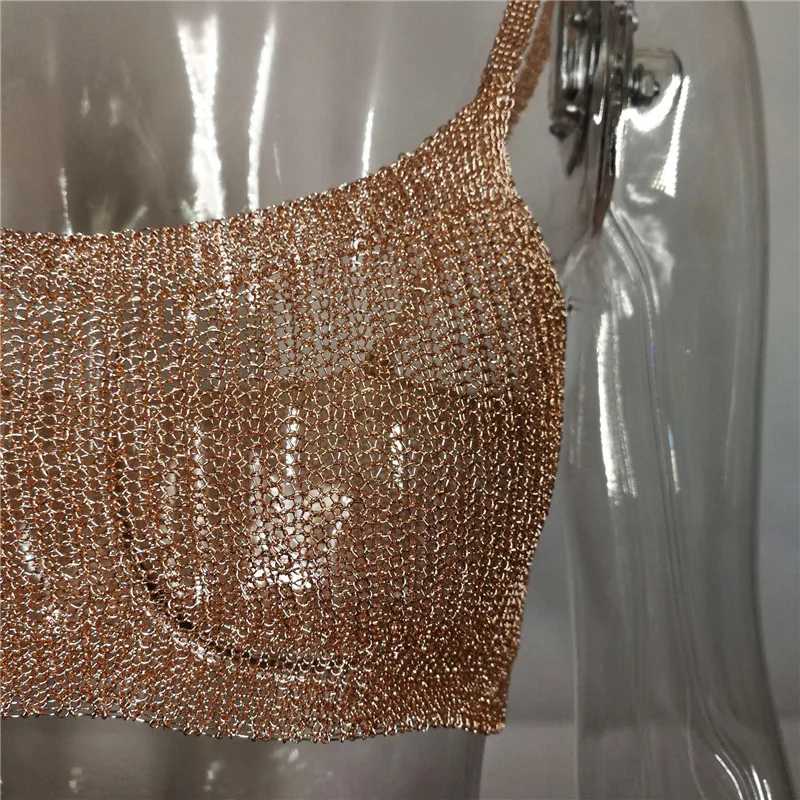 Женский трикотажный топ без рукавов однотонный облегающий с низким вырезом на