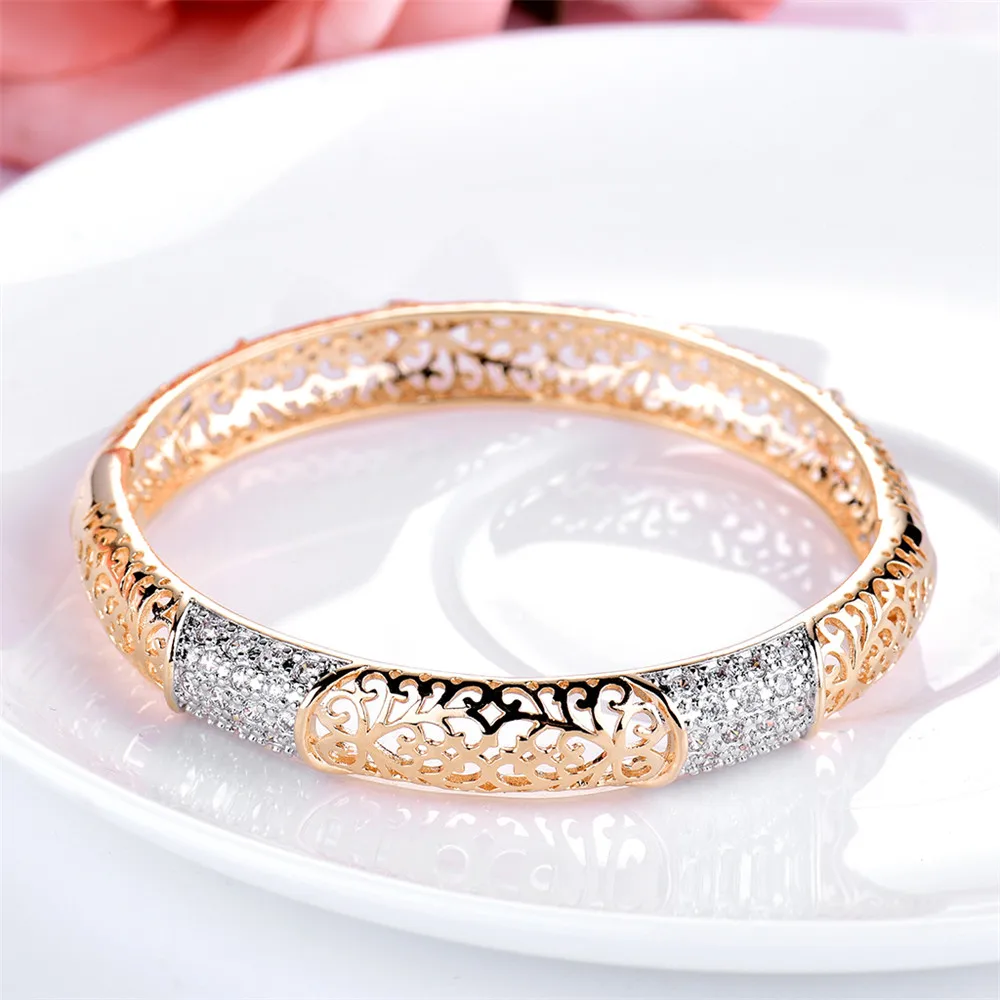 Женский браслет с отверстиями MOLIAM золотой фианитом MLZ016 2018|bangles fashion|fashion banglehollow