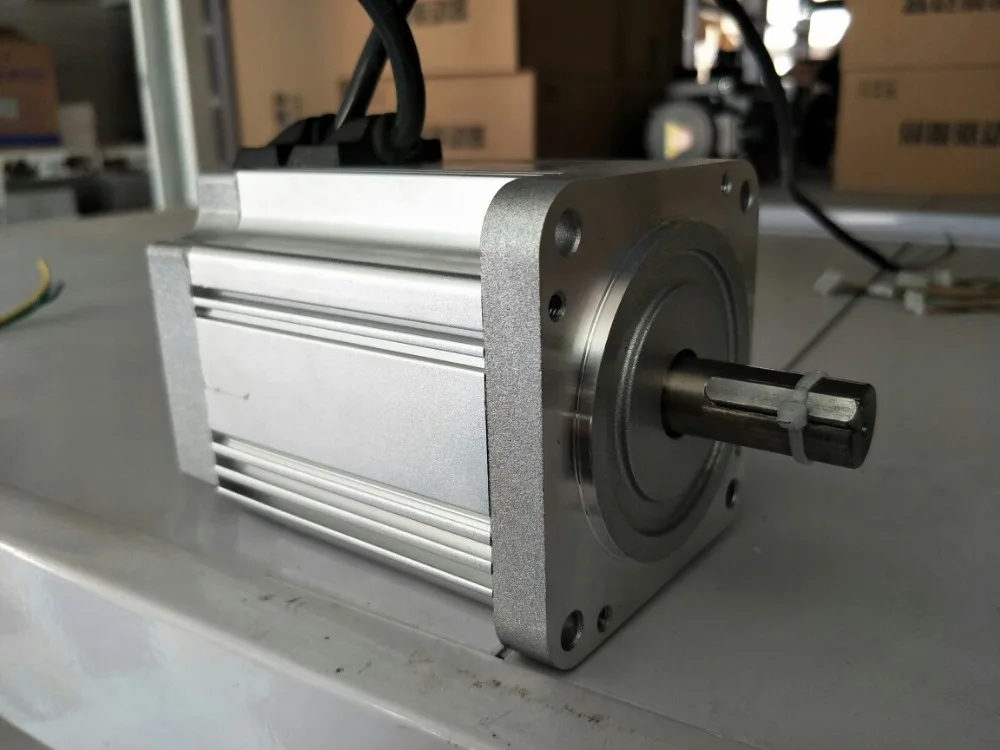 48V с бесщеточным двигателем постоянного тока, входной вал с фланца 80mm длина тела 110mm 500W 4500 об/мин 1.1N.m бесщеточный двигатель