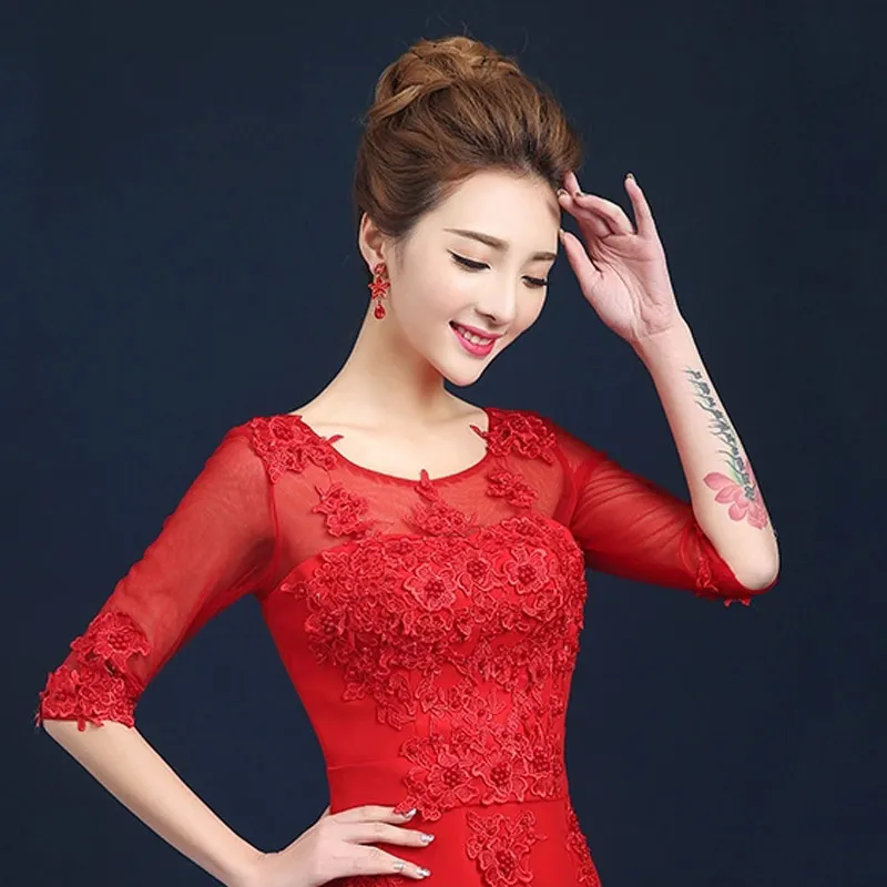 Женское вечернее платье с длинным рукавом розовое кружевное средней длины