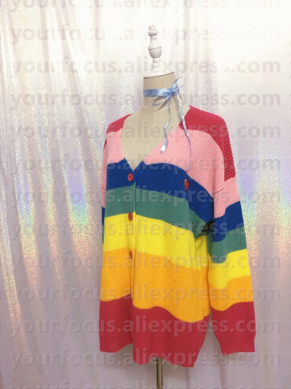 Кардиган женский вязаный радужной в полоску с вышивкой сердца и надписью |
