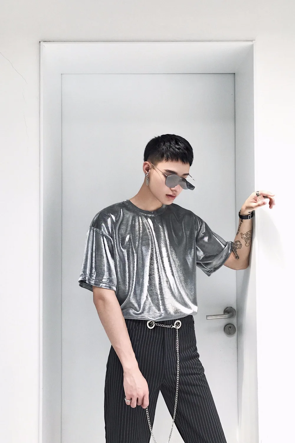 2018 New women and men's clothing Hair Stylist GD Fashion Original Street Bright silver wire reflector knit T- Shirt costumes | Мужская