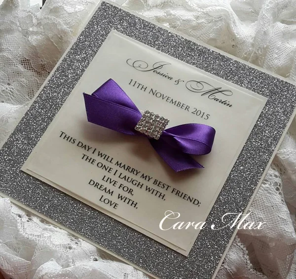 Серебряные блестящие свадебные пригласительные открытки с милым фиолетовым