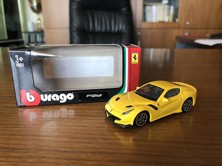 Burago 1: 64 1:43 литье под давлением автомобиля сплава мальчик ребенок автомобиль игрушки модель полный набор для ферраридала с оригинальной коробкой для детей подарок