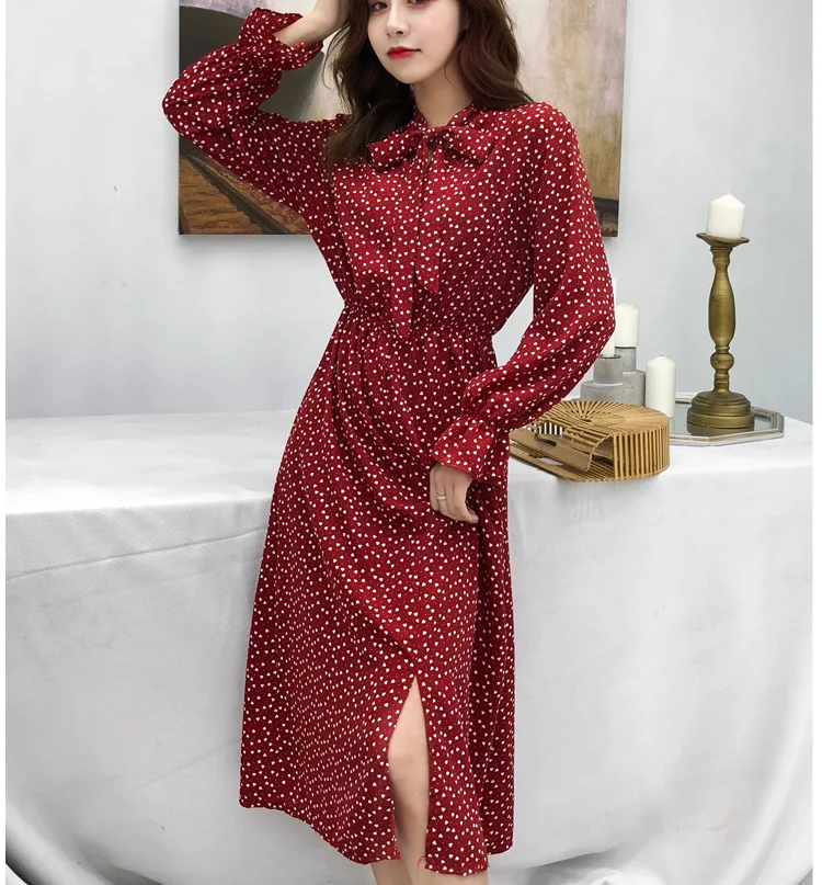 Женское шифоновое платье на завязках однобортное средней длины с принтом поясом