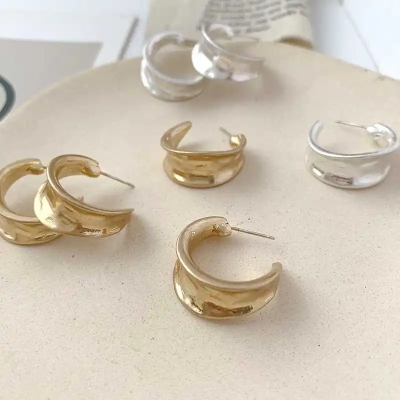 Женские сережки гвоздики с полукруглыми изогнутыми краями в Корейском стиле