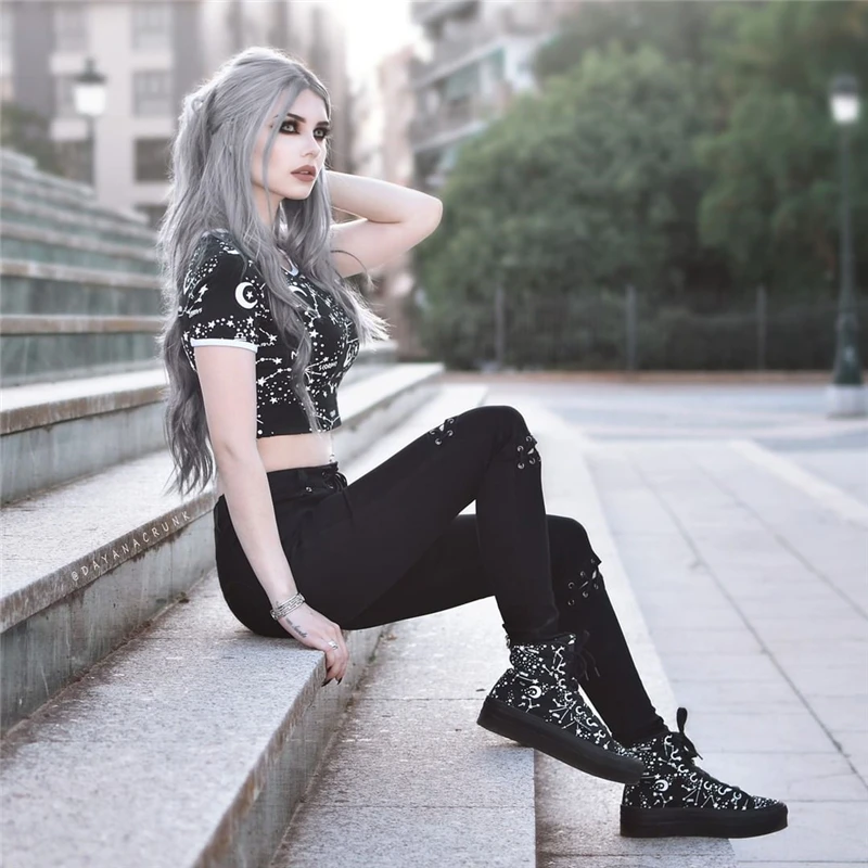 Готические женские футболки с коротким рукавом и принтом Галактики круглым