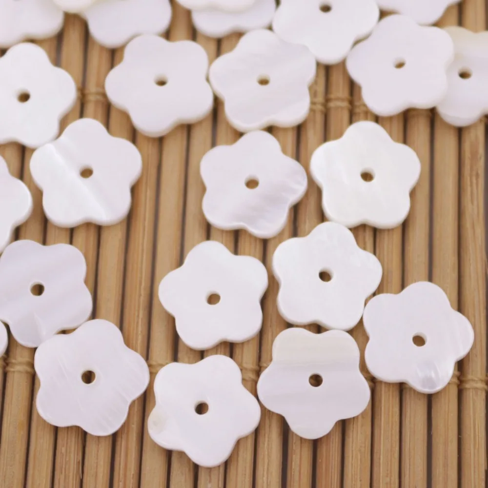 Бусины белые перламутровые в форме цветка 10 мм 50 шт. | Украшения и аксессуары