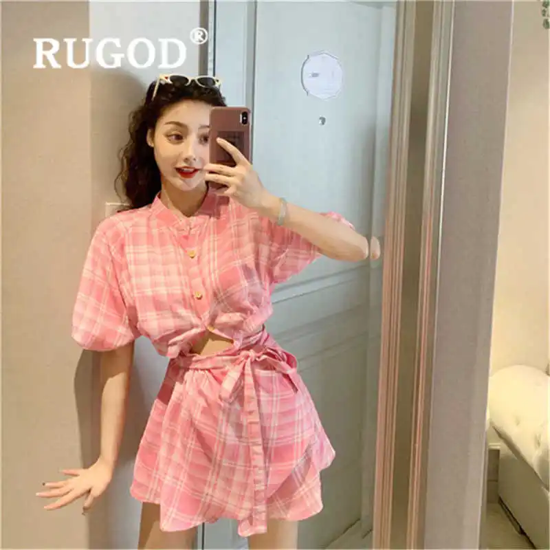 Женское облегающее платье RUGOD розовое в клетку с пышными рукавами и высокой