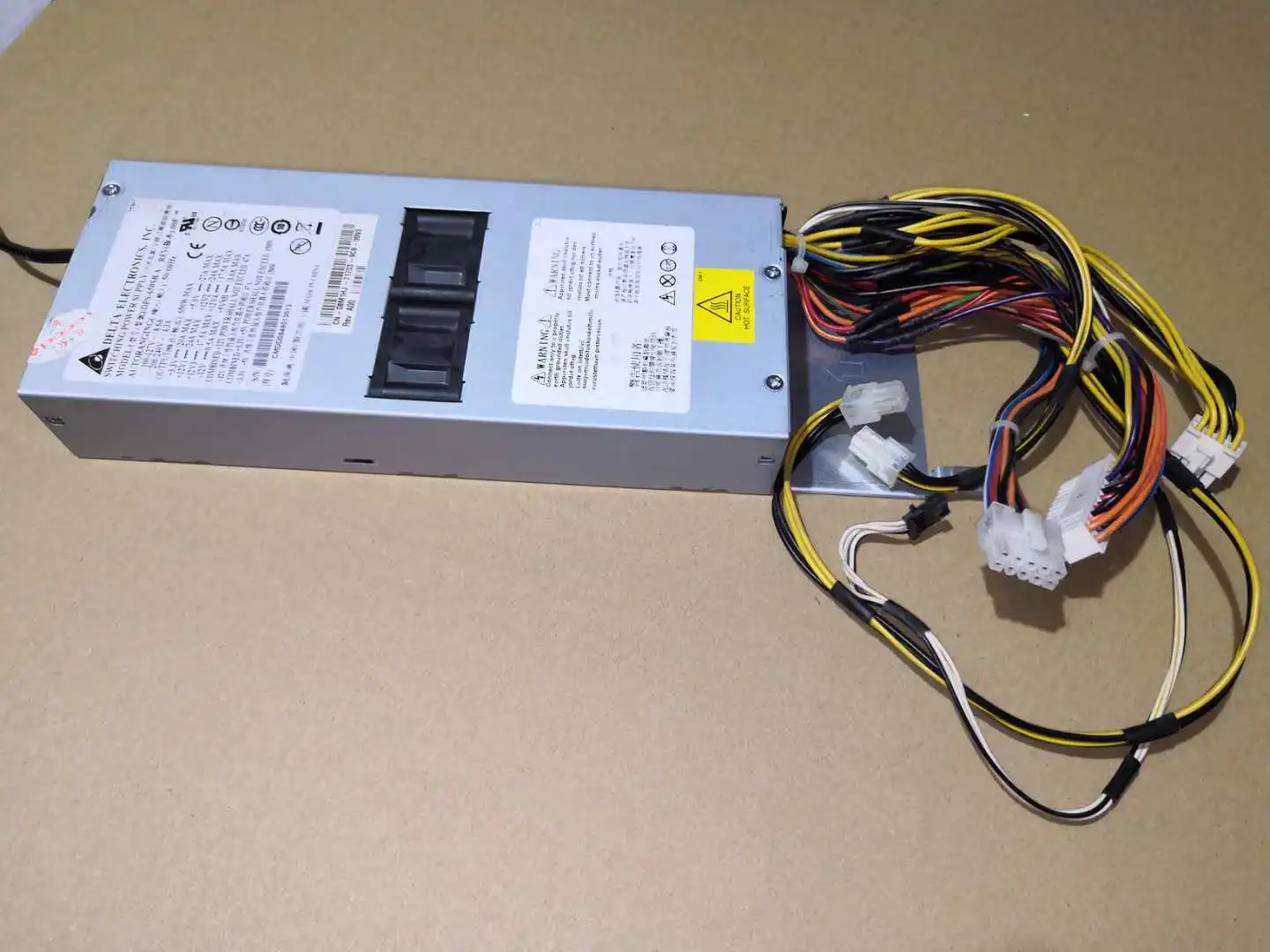 

PowerEdge C1100 server power supply 8M1HJ 08M1HJ DPS-650SB A 650W work perfect