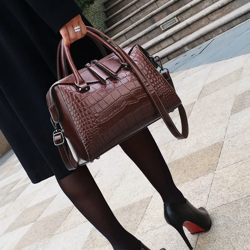 Сумка-тоут женская из экокожи брендовый дизайнерский саквояж на плечо