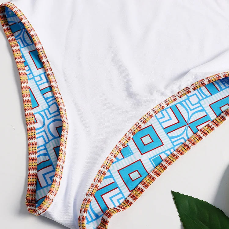 Женский купальник из двух частей сексуальное открытое фото с лямкой через шею