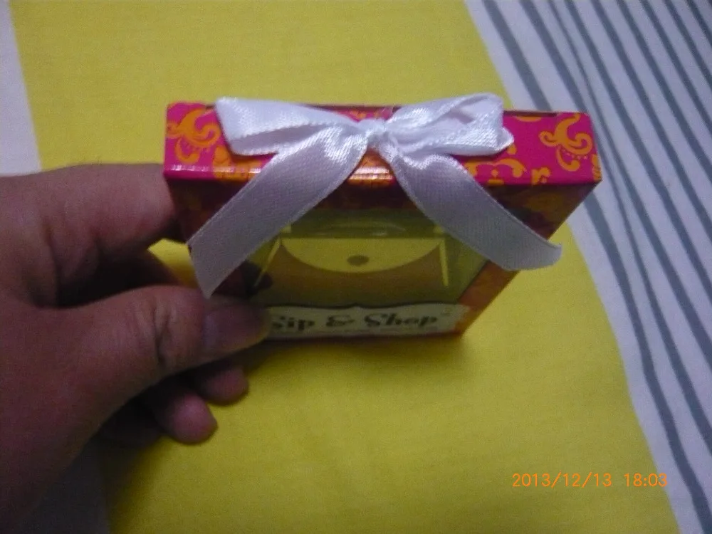 Свадебные подарки и для гостей открывалка бутылок Sip & Shop сувенирная